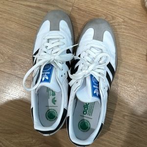 Adidas samba sneakers men’s 9 / Women’s 10